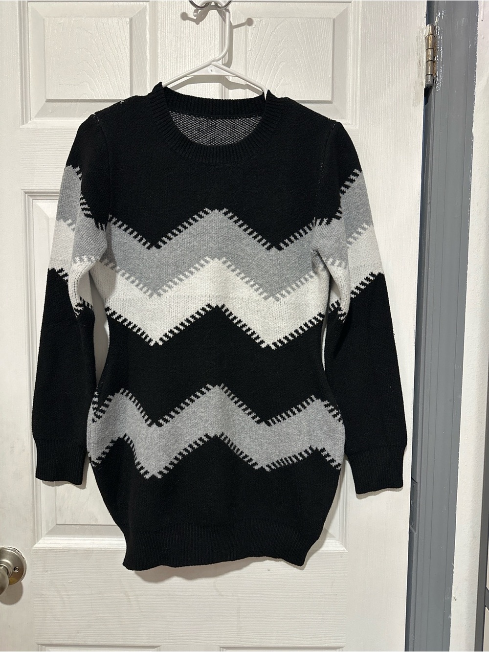 SHEIN Black, Gray & White Chevron Mini Dress